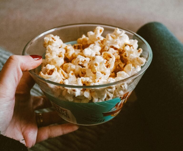 How to Make TikTok Viral Hot Honey Popcorn – The Sweet & Spicy Snack You’ll Love