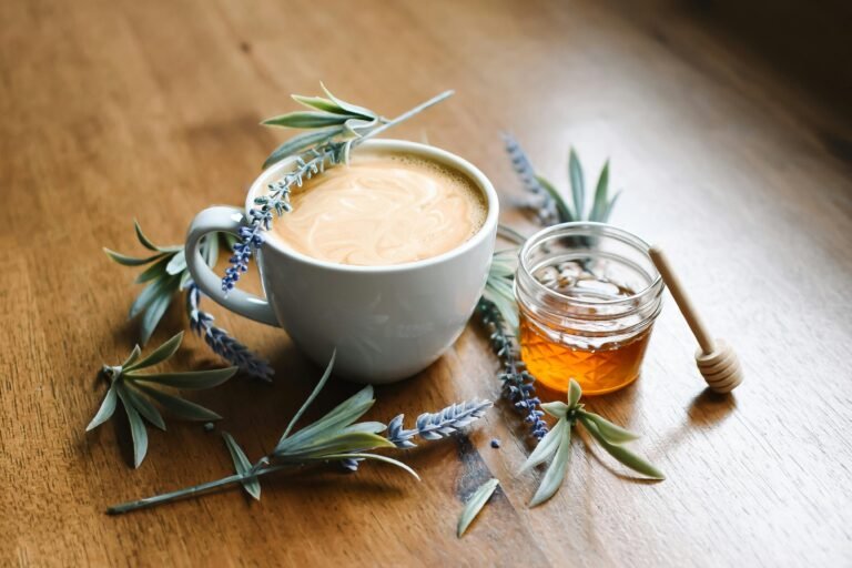 TikTok Viral Lavender Latte Recipe – Creamy, Floral, and Gorgeous