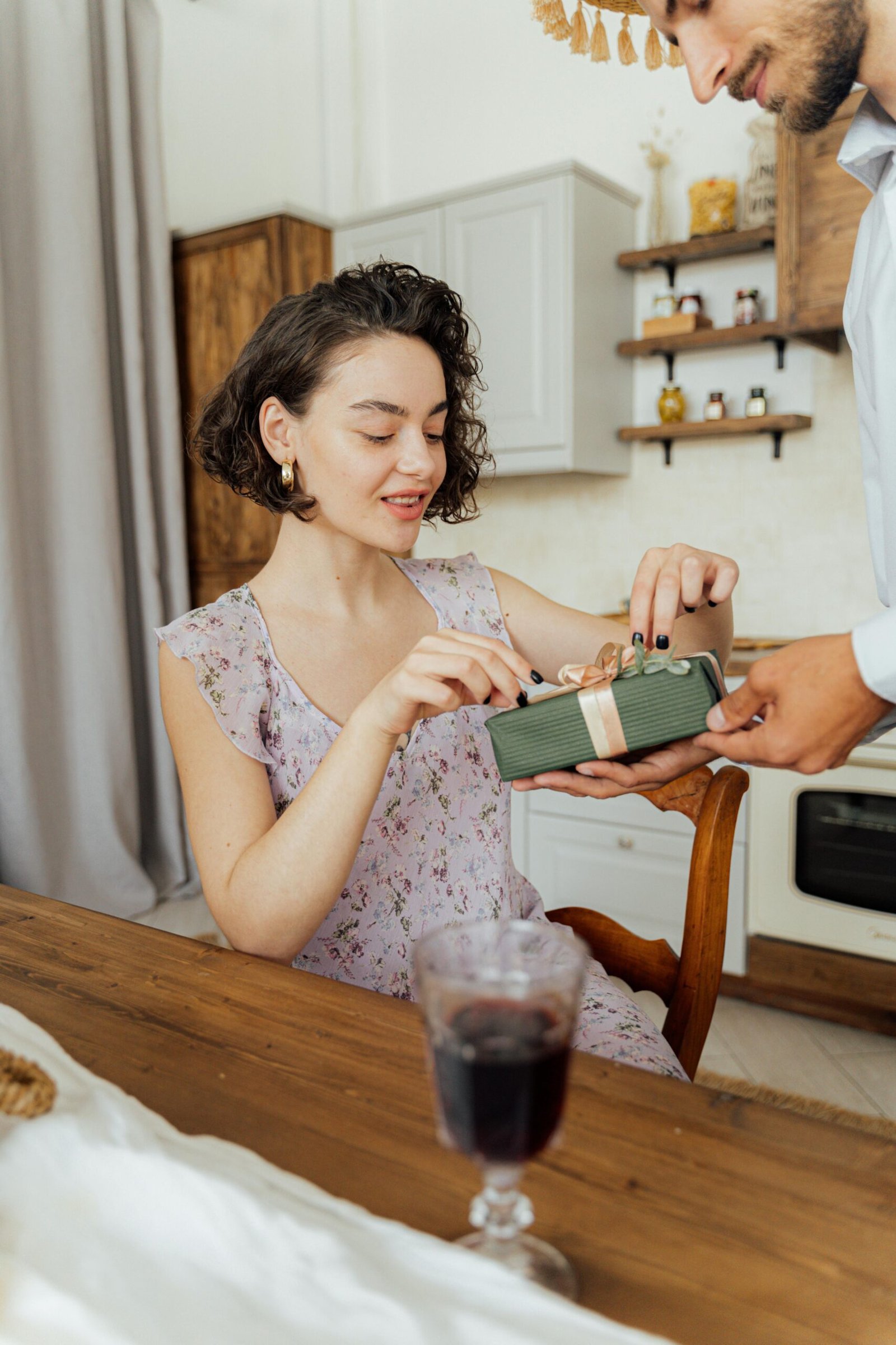 10 Viral Pinterest-Famous Anniversary Gift Ideas That Everyone’s Talking About